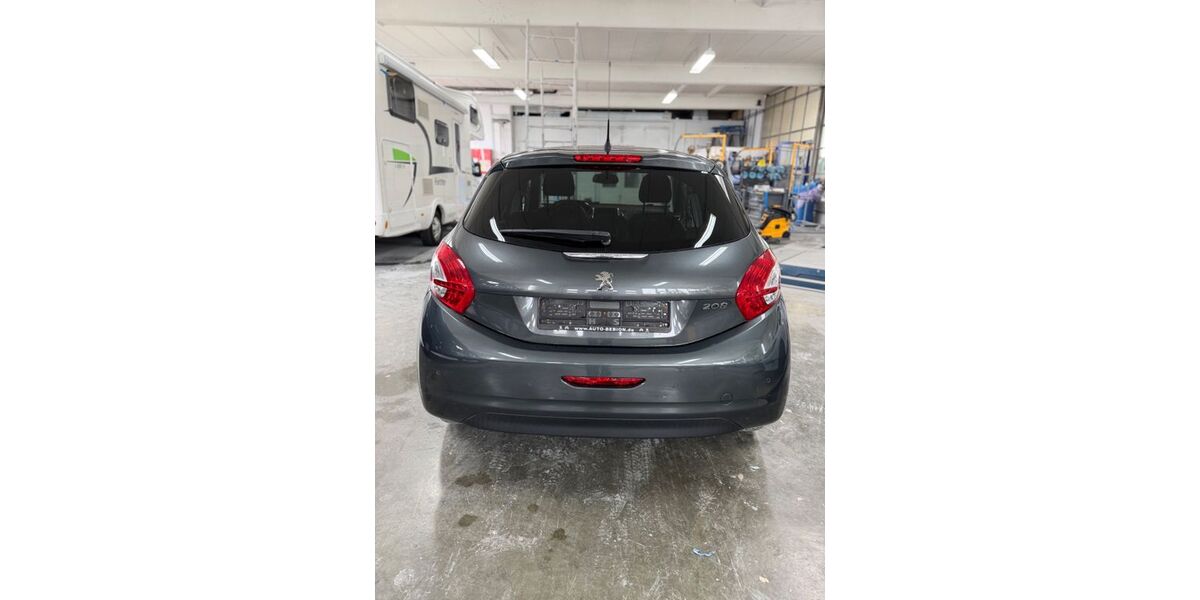 Peugeot 208 45.800 km 7.499 &euro; Reutlingen 72760