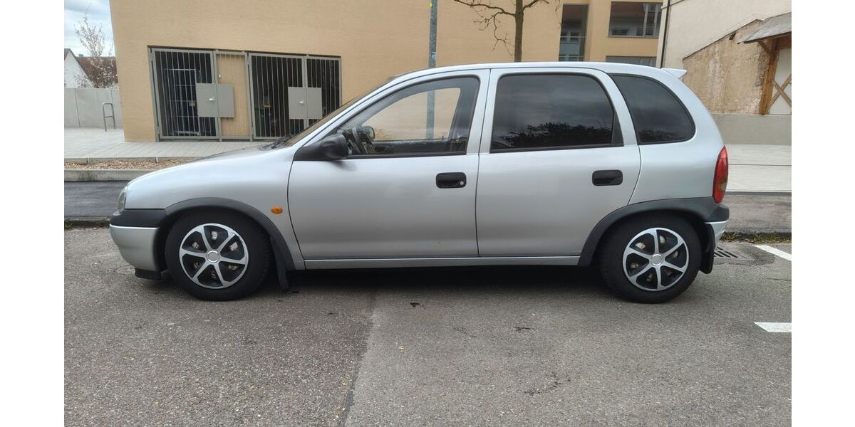 Opel Corsa 204.376 km 2.600 &euro; Esslingen 73730
