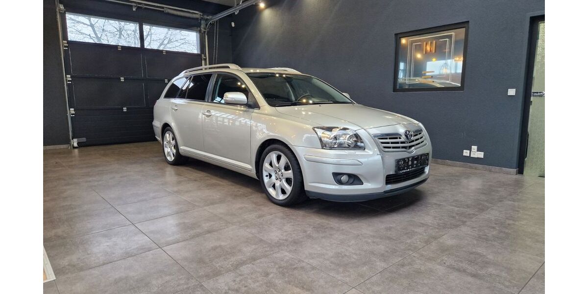 Toyota Avensis 139.500 km 4.999 &euro; Gäufelden 71126