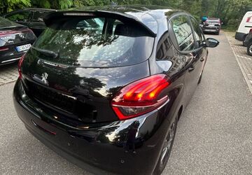 Peugeot 208 117.000 km 7.490 &euro; Stuttgart 70378