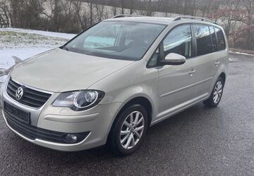 VW Touran 179.000 km 4.490 &euro; Illingen/Schützingen 75428