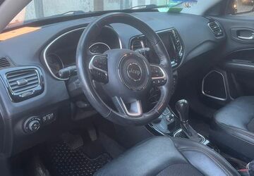 Jeep Compass 74.000 km 16.500 &euro; Stuttgart 70193