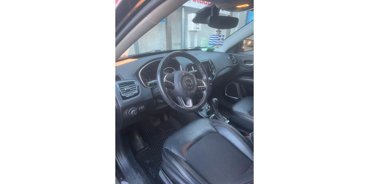 Jeep Compass 74.000 km 16.500 &euro; Stuttgart 70193