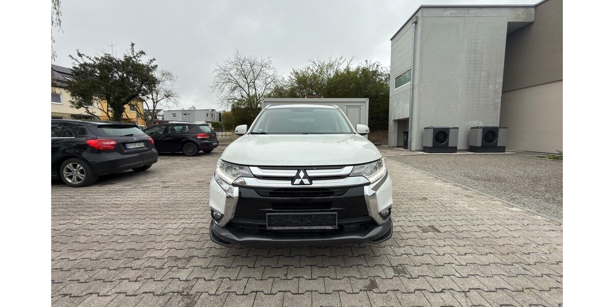 Mitsubishi Outlander 162.000 km 13.699 &euro; Gäufelden 71126