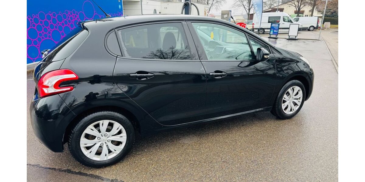 Peugeot 208 60.000 km 5.299 &euro; Filderstadt 70794