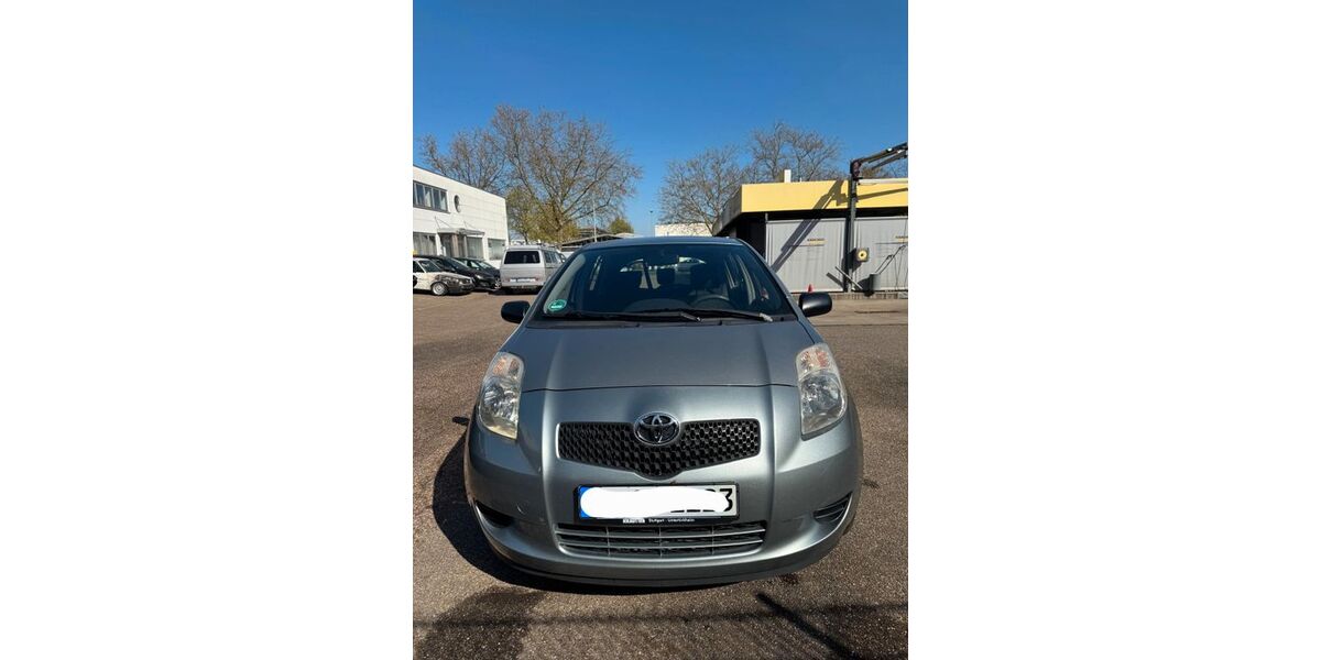 Toyota Yaris 133.000 km 4.100 &euro; Stuttgart 70372