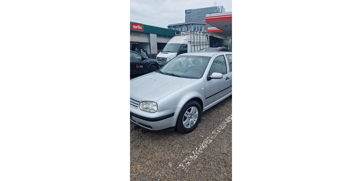 VW Golf 91.000 km 3.650 &euro; Stuttgart 70597