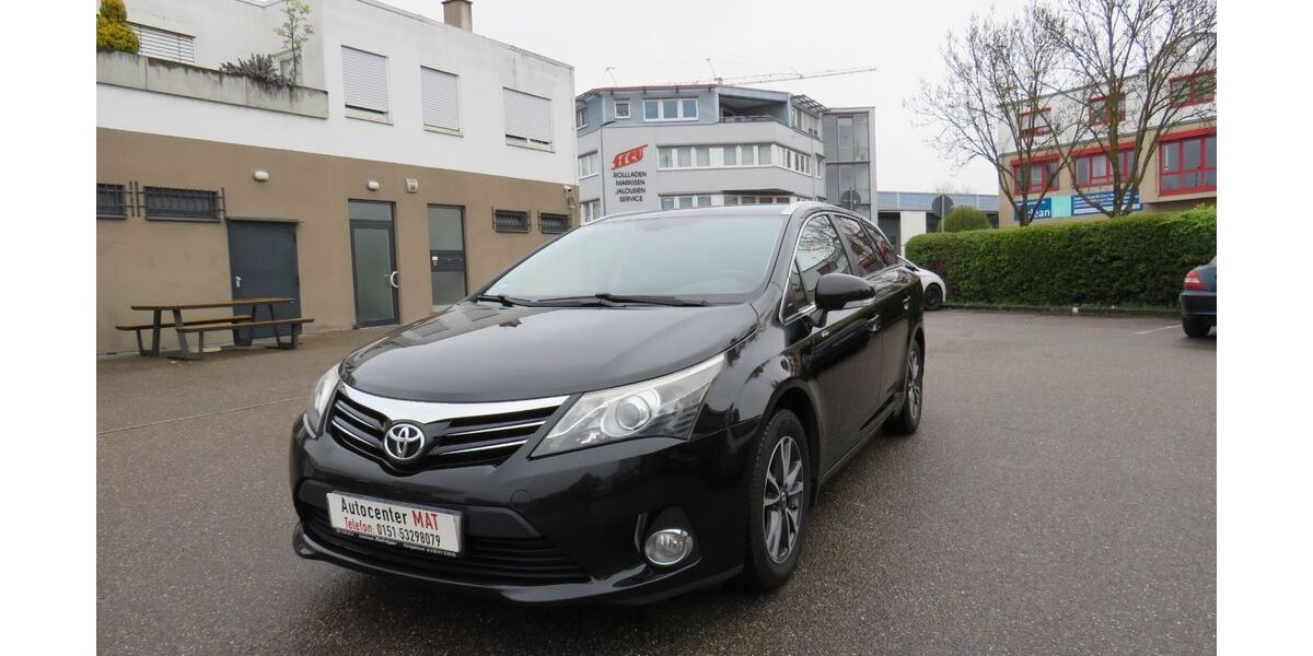Toyota Avensis 227.000 km 7.950 &euro; Fellbach 70736