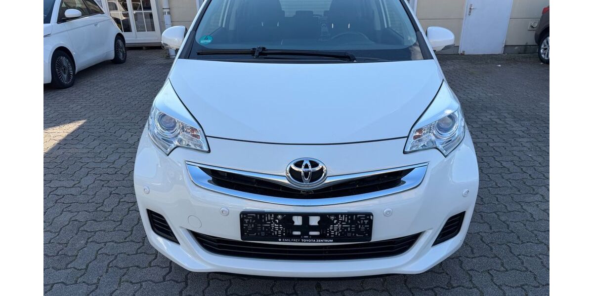 Toyota Verso-S 31.000 km 7.999 &euro; Pforzheim 75179