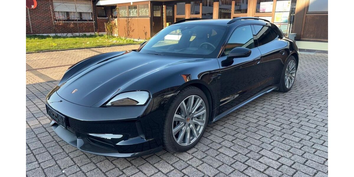 Porsche Taycan 3.050 km 79.900 &euro; Calw 75365