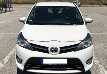 Toyota Verso 148.055 km 9.000 &euro; Korntal-Münchingen 70825