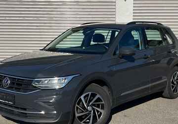 VW Tiguan 289.500 km 15.900 &euro; Hildrizhausen /Stuttgart 71157