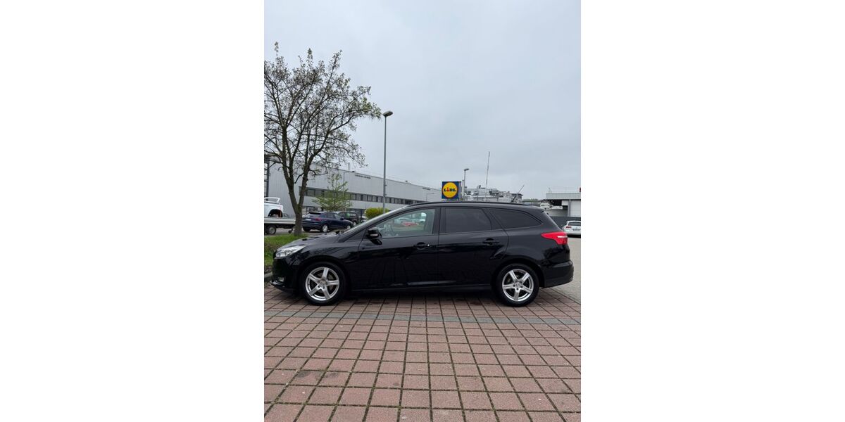 Ford Focus 124.600 km 10.250 &euro; Stuttgart 70437