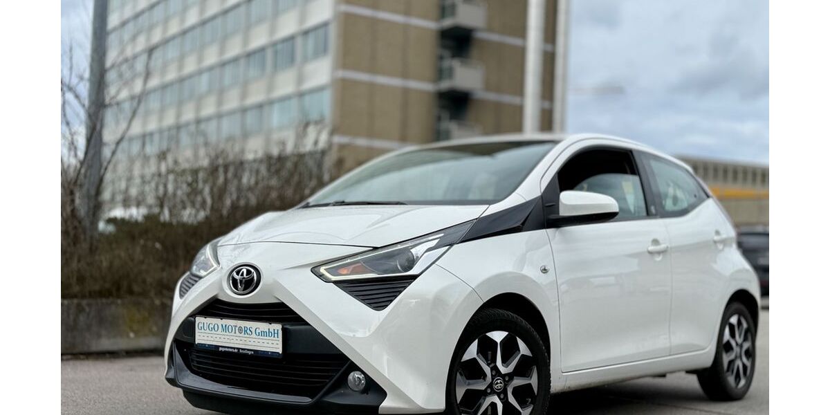 Toyota Aygo (X) 112.000 km 8.449 &euro; Reutlingen 72766