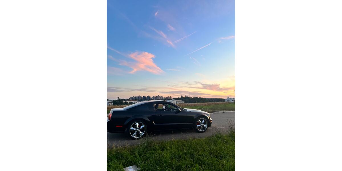 Ford Mustang 75.000 km 16.900 &euro; Schwieberdingen 71701