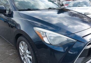 Toyota Yaris 147.193 km 7.999 &euro; Fellbach 70736