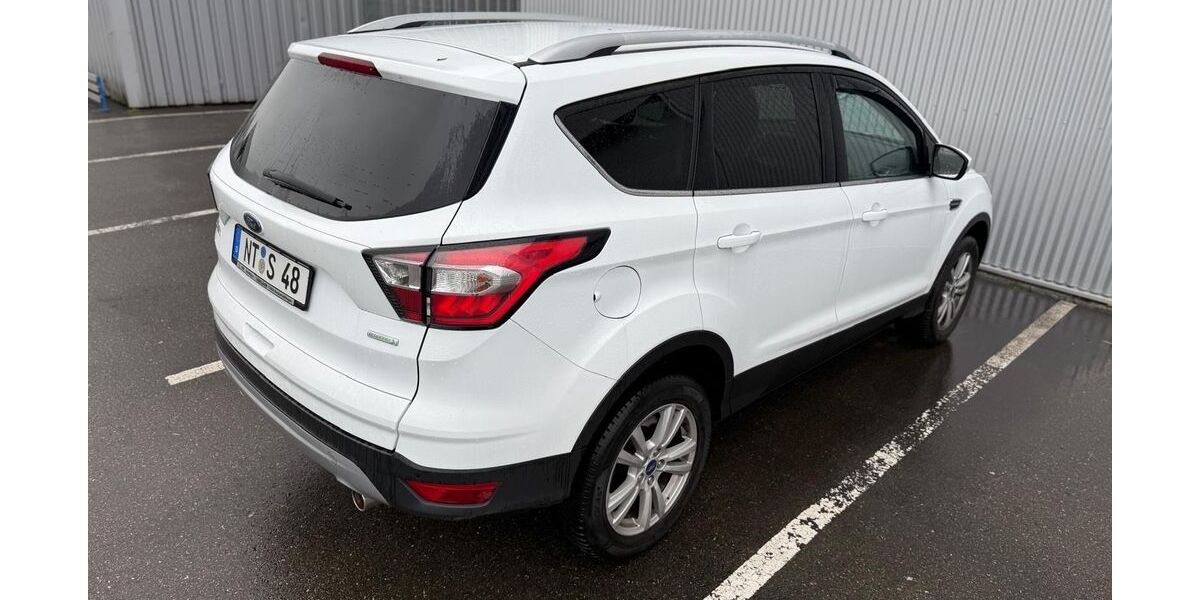 Ford Kuga 63.400 km 11.000 &euro; Neckartailfingen 72666
