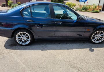 BMW 318 220.000 km 1.900 &euro; Aichtal 72631