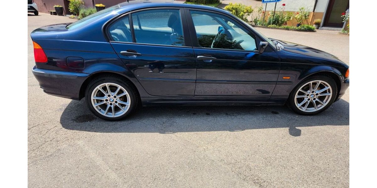 BMW 318 220.000 km 1.900 &euro; Aichtal 72631