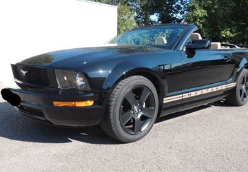 Ford Mustang 128.000 km 10.900 &euro; Pliezhausen 72124