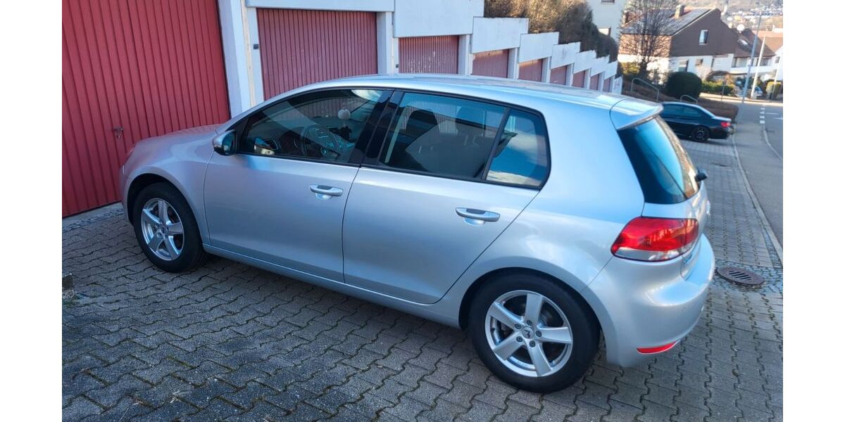 VW Golf 88.000 km 7.900 &euro; Deizisau 73779
