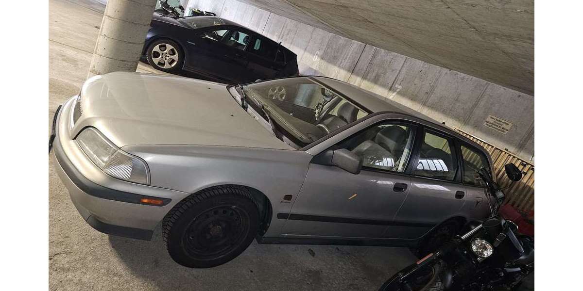 Volvo V40 229.224 km 600 &euro; Neuhausen 75242