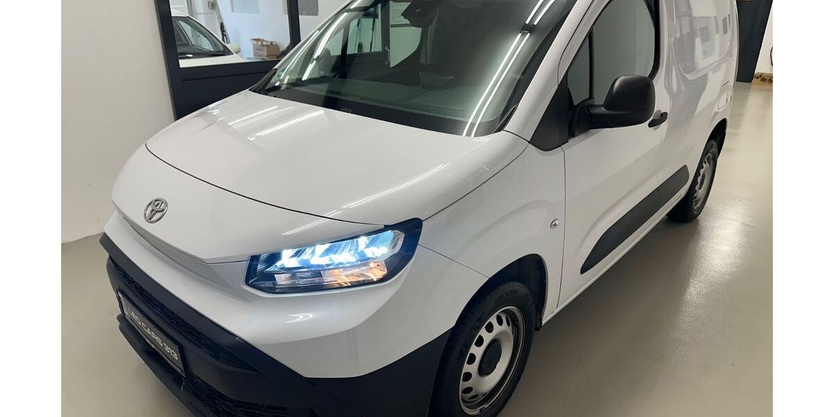 Toyota Proace (Verso) 14.796 km 18.990 &euro; LEONBERG 71229