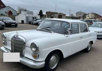 Mercedes-Benz 200 88.500 km 9.800 &euro; Hildrizhausen 71157