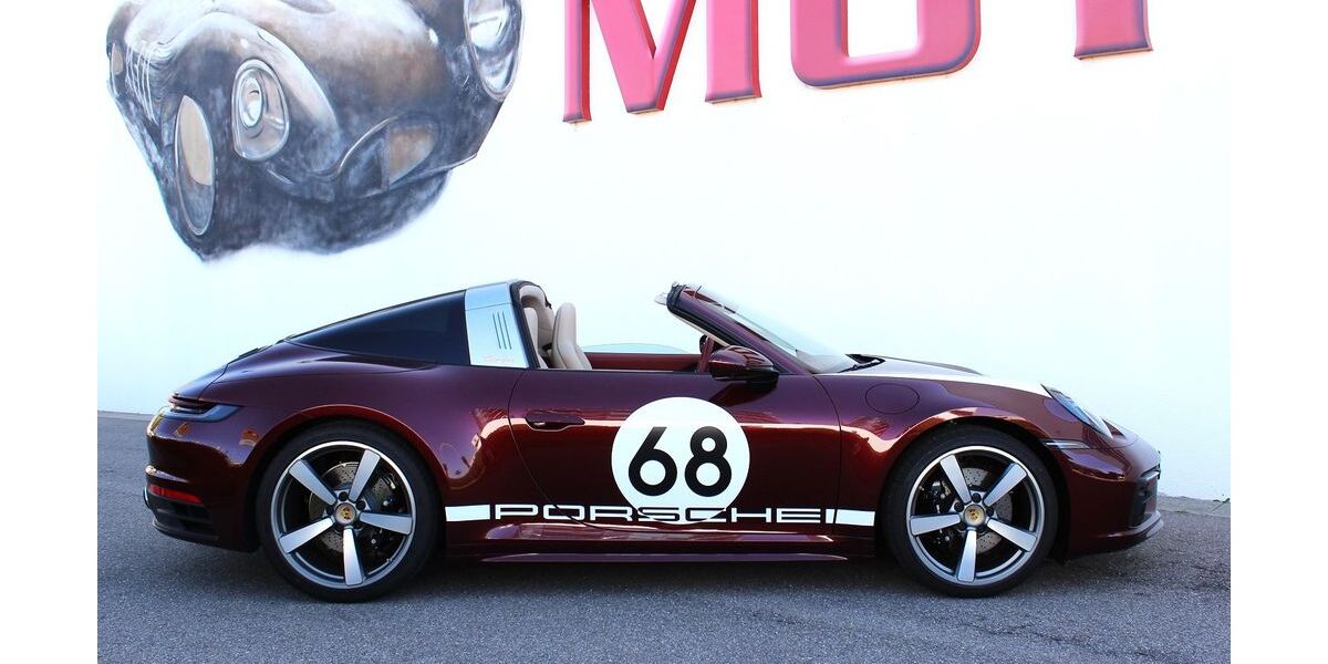 Porsche 992 2.700 km 228.000 &euro; Böblingen 71034