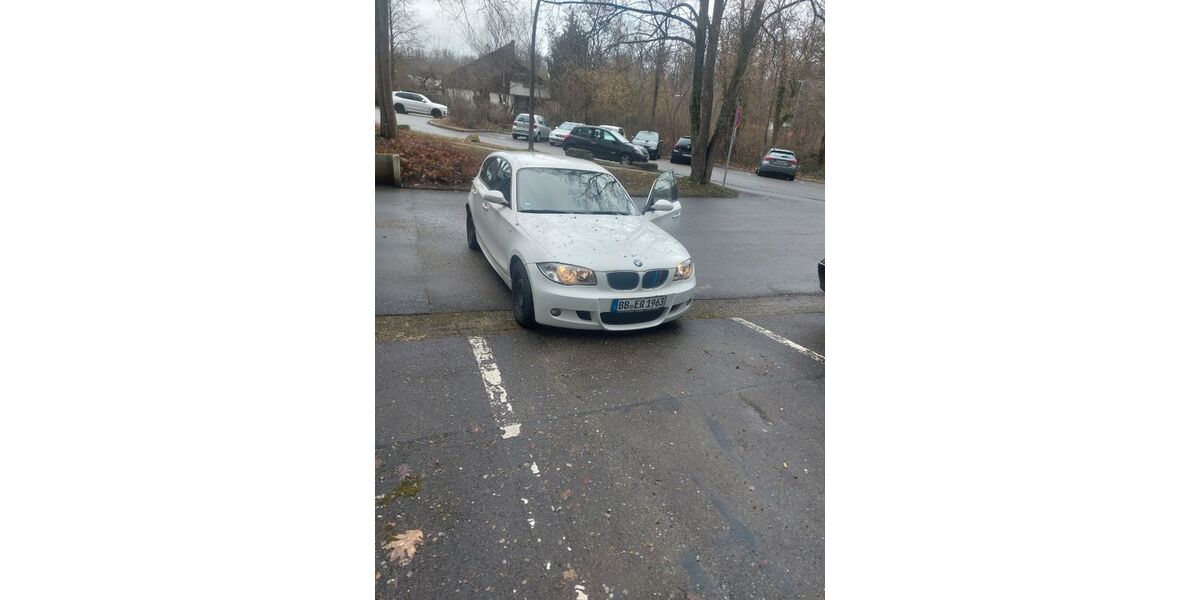 BMW 118 144.000 km 2.390 &euro; SINDELFINGEN 71067