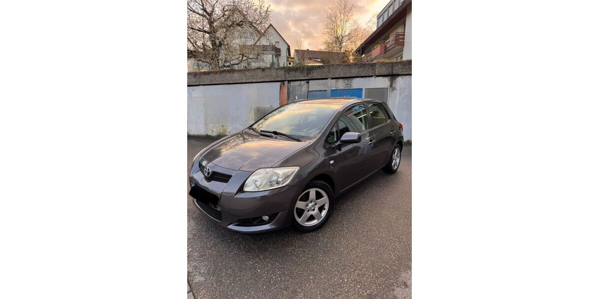Toyota Auris 87.295 km 5.149 &euro; Esslingen 73732