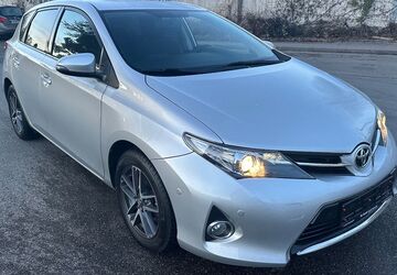 Toyota Auris 137.000 km 8.900 &euro; Möglingen/Ludwigsburg 71696