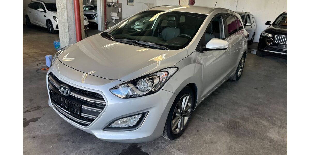 Hyundai i30 113.400 km 8.990 &euro; Fellbach bei Stuttgart 70736