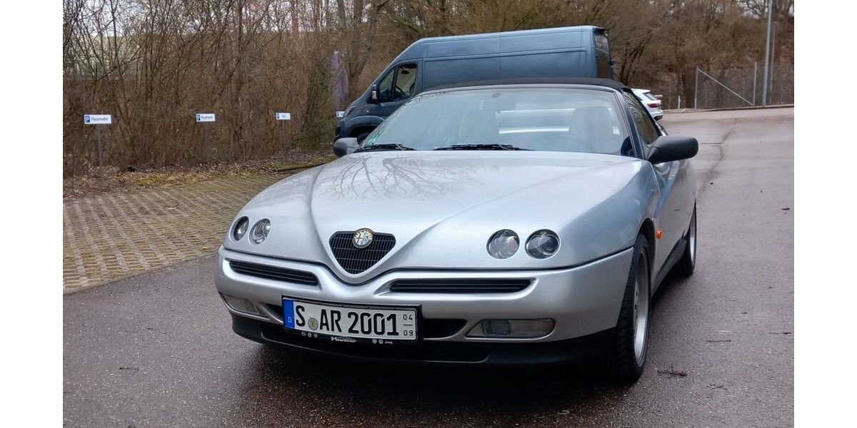 Alfa Romeo Spider 82.500 km 12.500 &euro; Stuttgart 70376