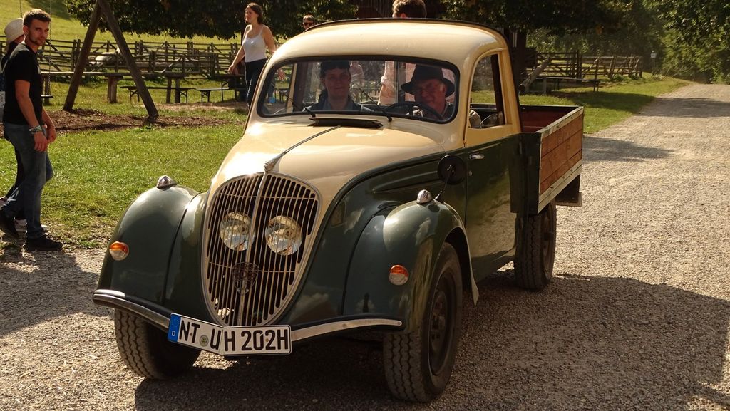 Peugeot 204 36.573 km 12.000 &euro; Aichtal 72631