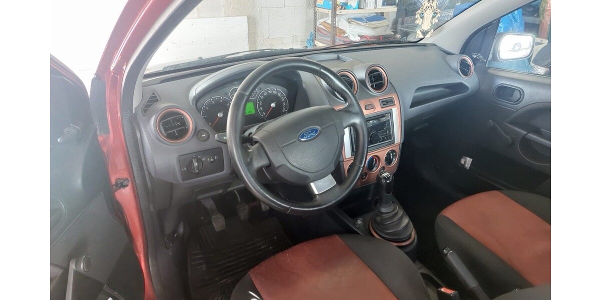 Ford Fiesta 132.000 km 1.800 &euro; Böblingen 71032