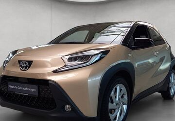 Toyota Aygo (X) 10.900 km 15.850 &euro; Stuttgart 70469