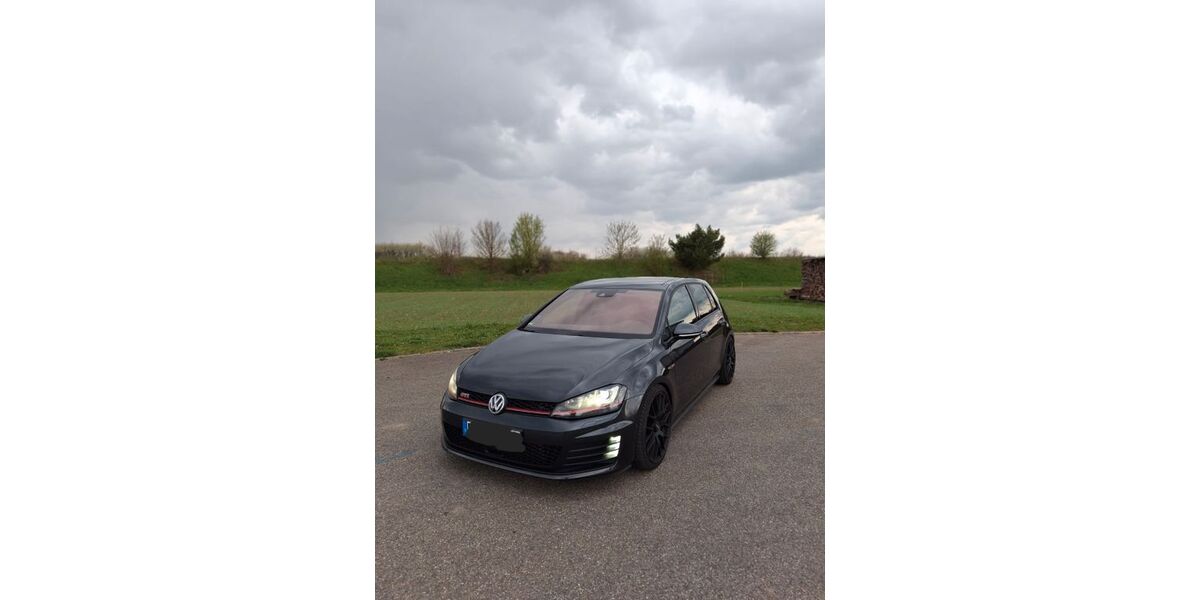 VW Golf 107.000 km 22.400 &euro; Holzgerlingen 71088
