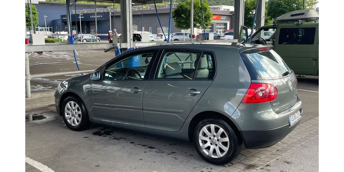 VW Golf 149.000 km 2.750 &euro; Tubingen 72070