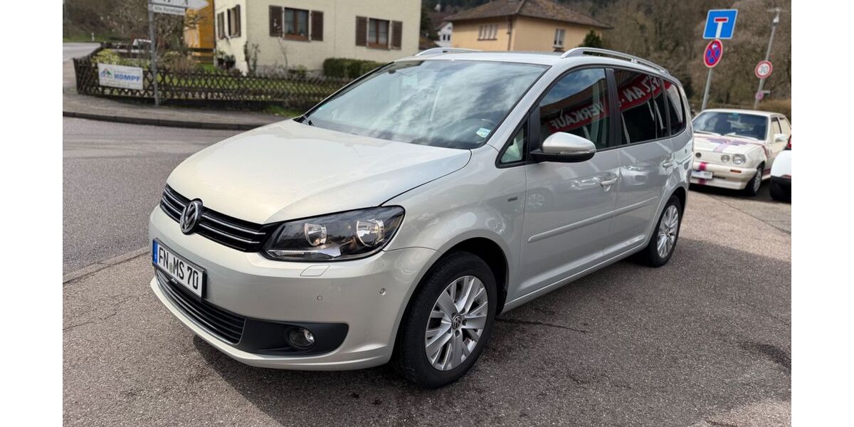 VW Touran 187.000 km 8.999 &euro; Calw 75365