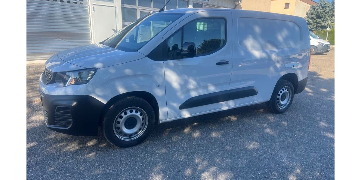 Peugeot Partner 35.984 km 15.870 &euro; Vaihingen/Enz 71665