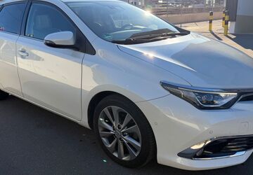Toyota Auris 159.000 km 10.999 &euro; Ditzingen 71254
