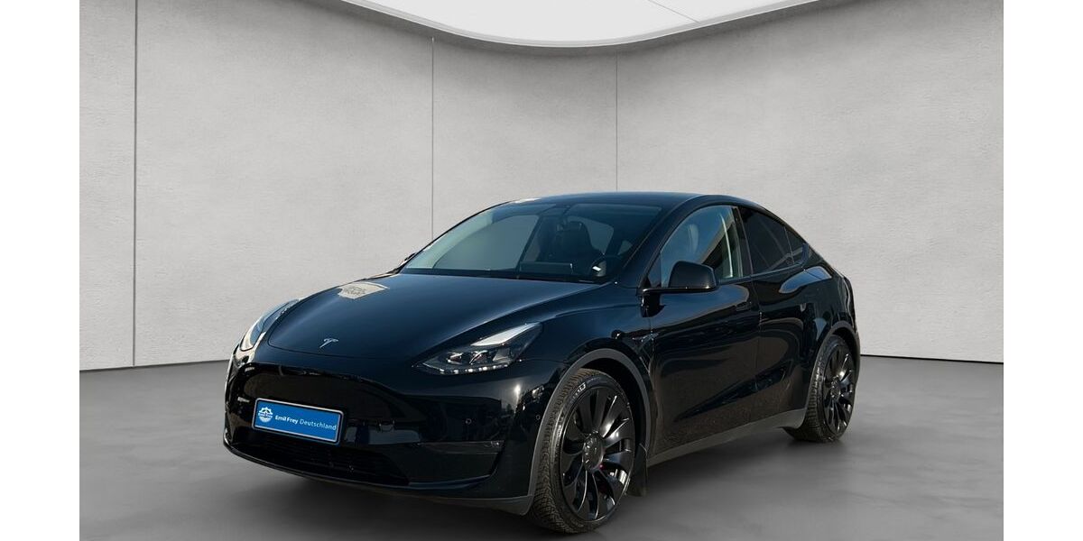 Tesla Model Y 81.815 km 33.980 &euro; Esslingen 73730
