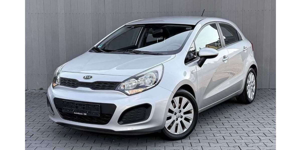 Kia Rio 65.000 km 5.880 &euro; Reutlingen 72770