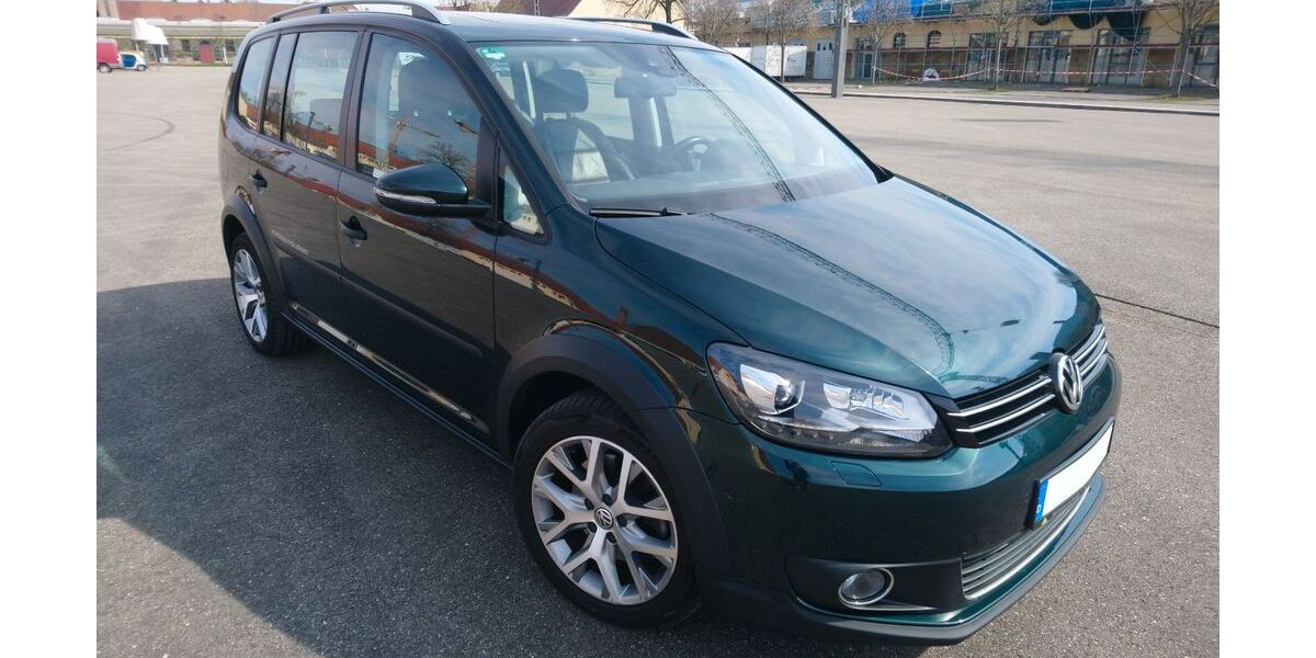 VW Touran 121.000 km 12.290 &euro; Stuttgart 70376