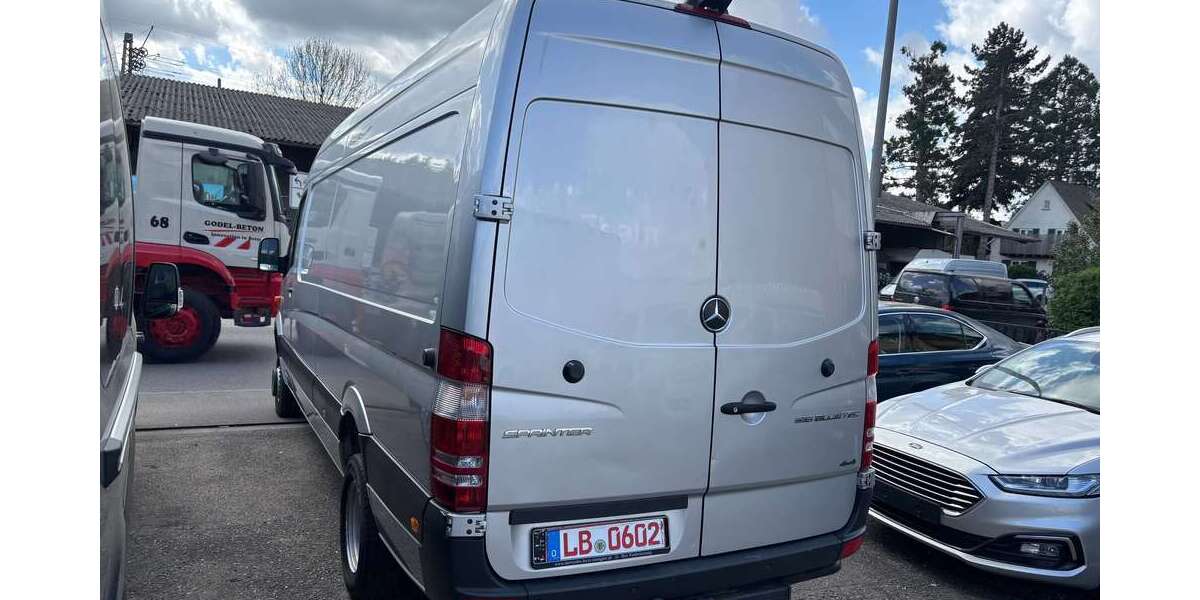 Mercedes-Benz Sprinter 181.000 km 27.900 &euro; Korntal-Münchingen 70825