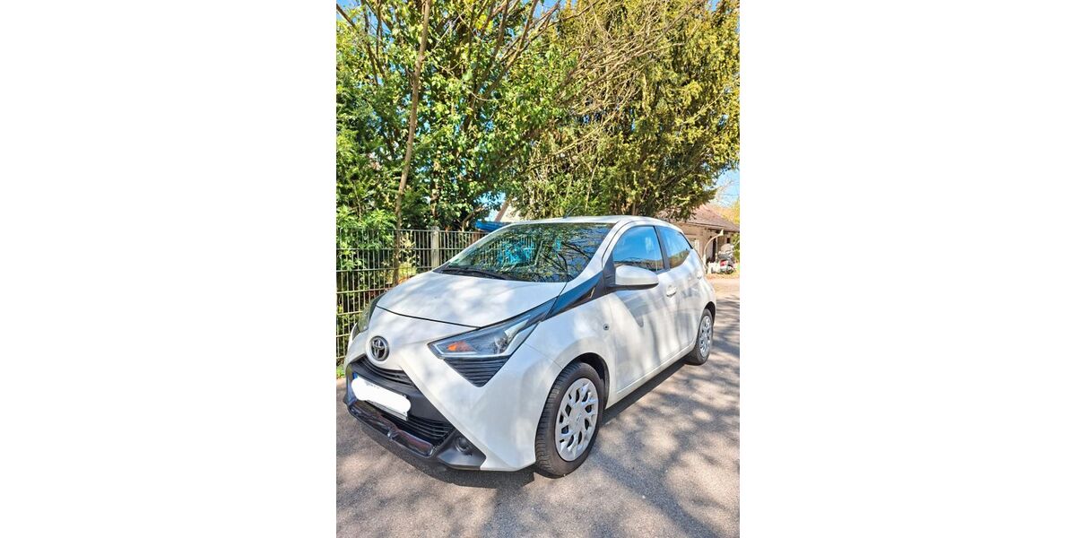 Toyota Aygo (X) 68.286 km 7.700 &euro; Nagold 72202