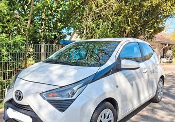 Toyota Aygo (X) 68.286 km 7.880 &euro; Nagold 72202