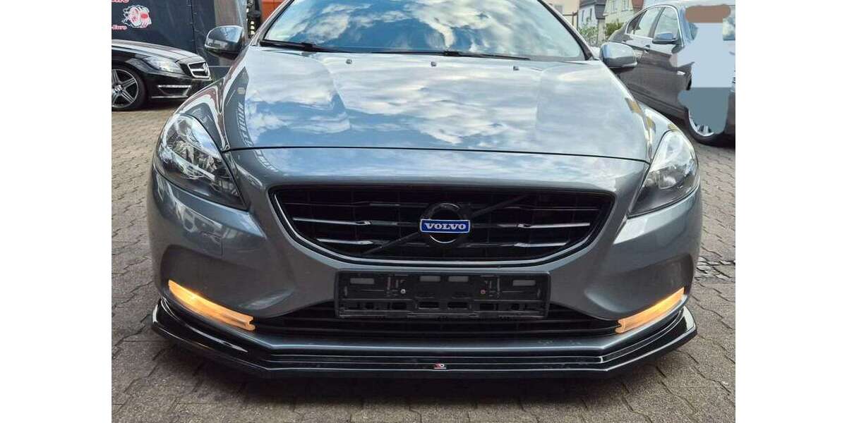 Volvo V40 131.200 km 8.850 &euro; Stuttgart 70435