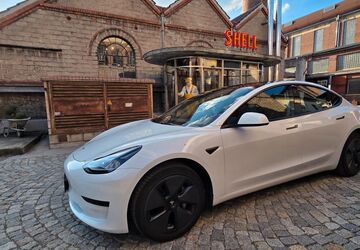 Tesla Model 3 23.600 km 28.900 &euro; Reutlingen 72766